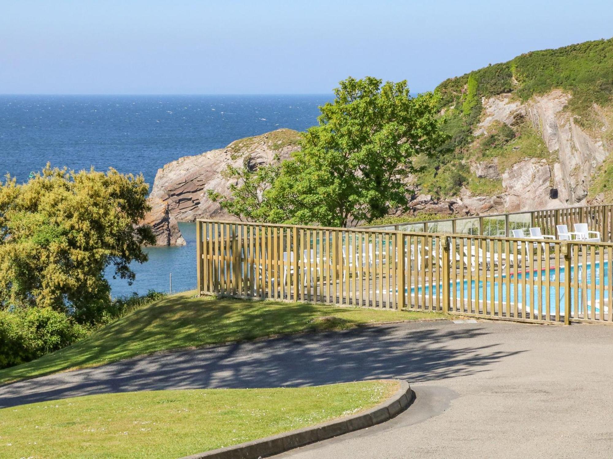 Ochenta Villa Combe Martin Exterior foto